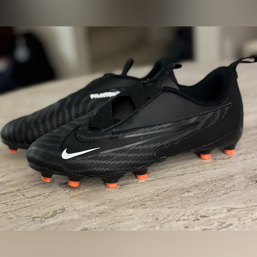 Nike Phantom GT2 Academy Soccer Cleats – Black/Orange – Youth 4.5Y